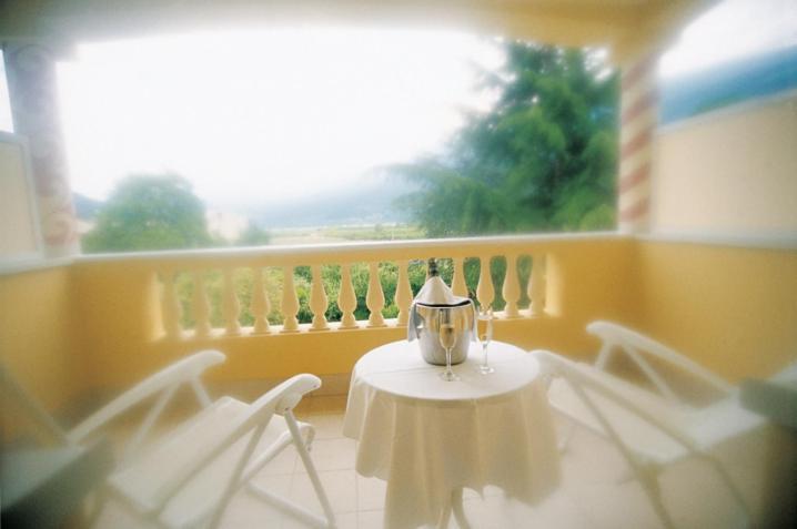 Hotel Maria Theresia Silandro Ruang foto